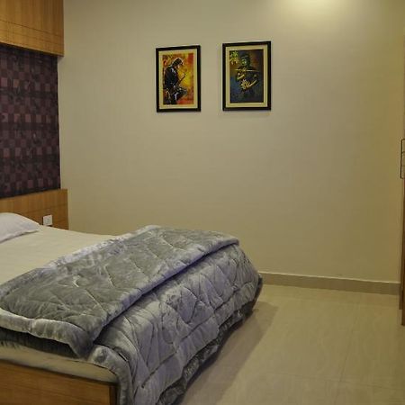 Hotel Athidi Grand Visakhapatnam Buitenkant foto