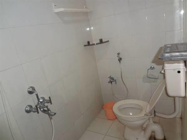 Hotel Athidi Grand Visakhapatnam Buitenkant foto
