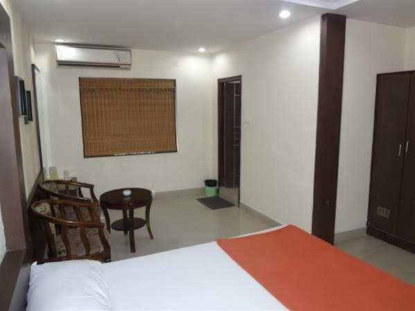 Hotel Athidi Grand Visakhapatnam Buitenkant foto