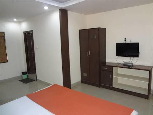 Hotel Athidi Grand Visakhapatnam Buitenkant foto
