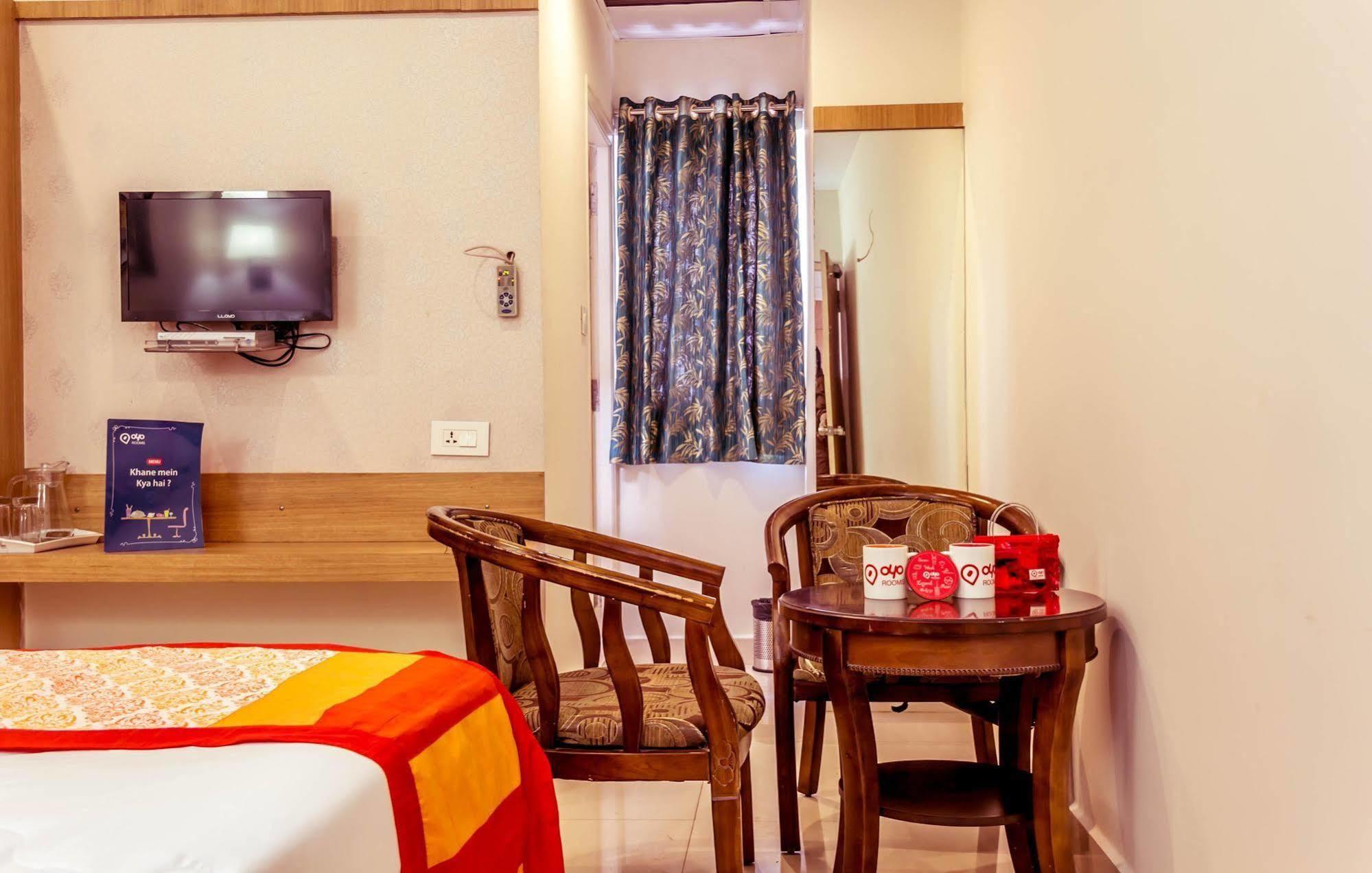 Hotel Athidi Grand Visakhapatnam Buitenkant foto