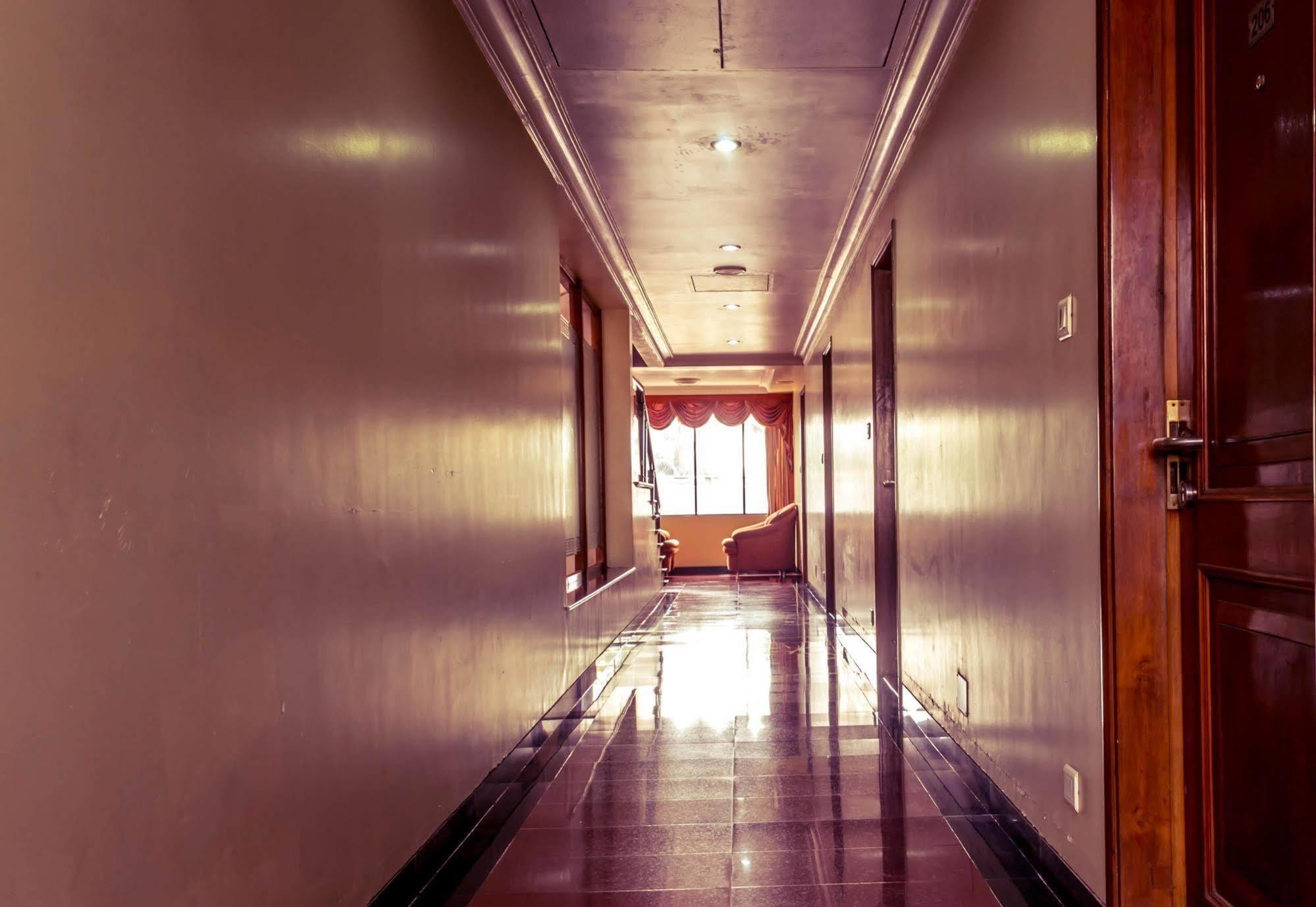 Hotel Athidi Grand Visakhapatnam Buitenkant foto